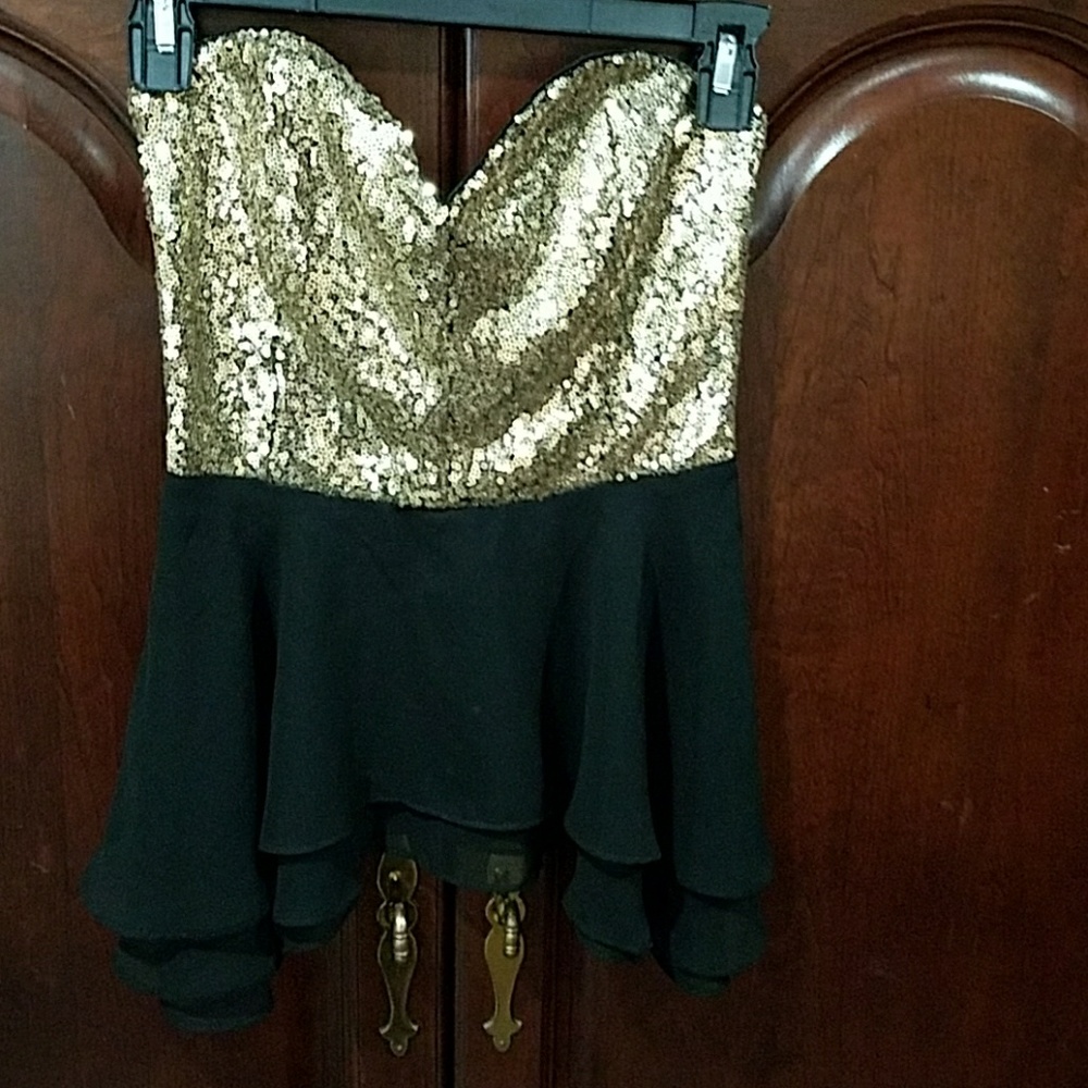 Sweetheart  sequin top.